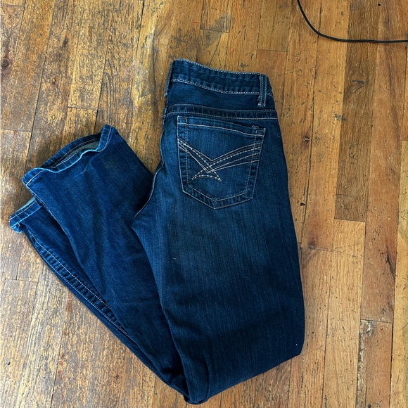 Ada Cinches - Picture 1 of 3